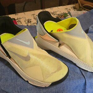 Nike Go Flyease Size 7